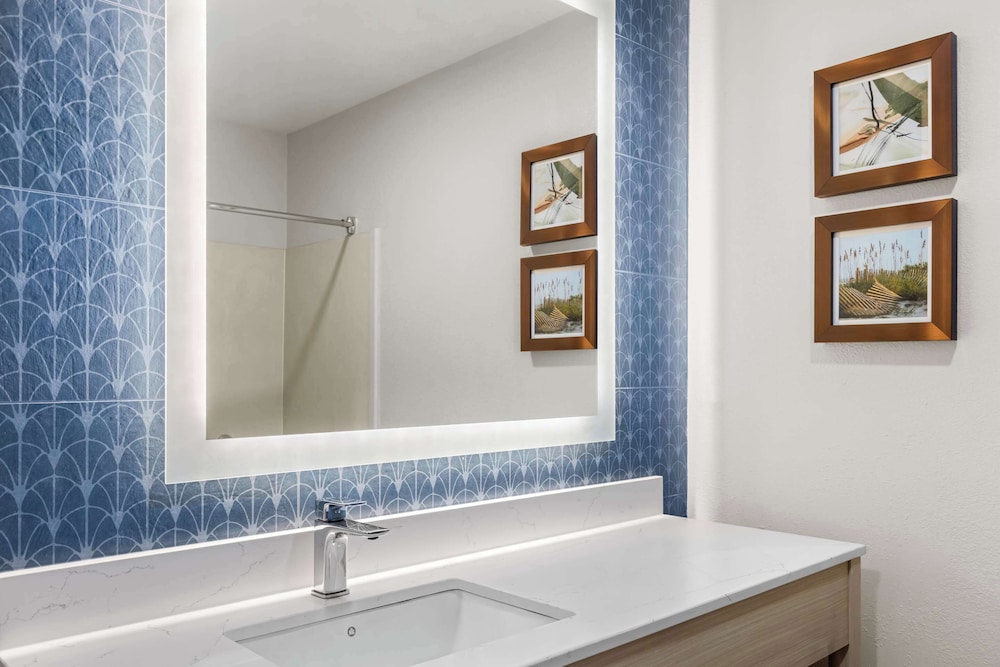 غرفة بسرير كينج، Country Inn Suites By Radisson Savannah I 95 North Ga 8/20