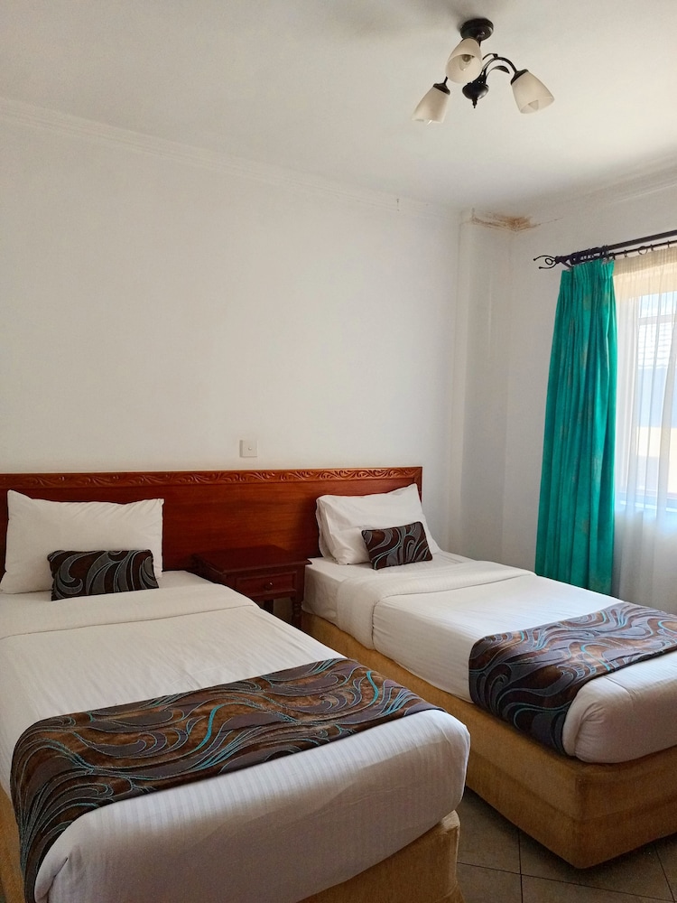 The Heron By Sarovar Portico India, Nairobi 15/77