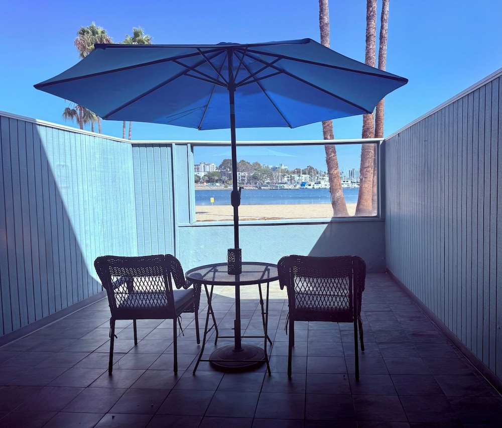 Foghorn Harbor Inn 23/55
