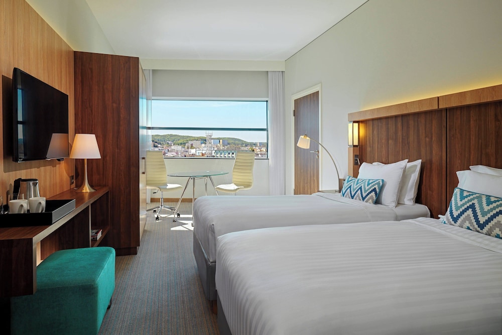Room, Twin Beds, Courtyard View