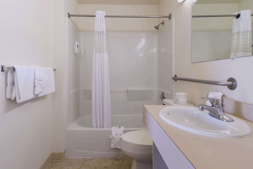غرفة بسرير كينج، Rodeway Inn Livermore 3/3