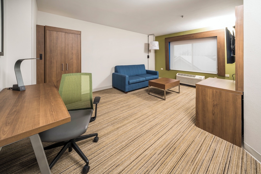 Holiday Inn Express Chicago Nw-Vernon Hills 34/50