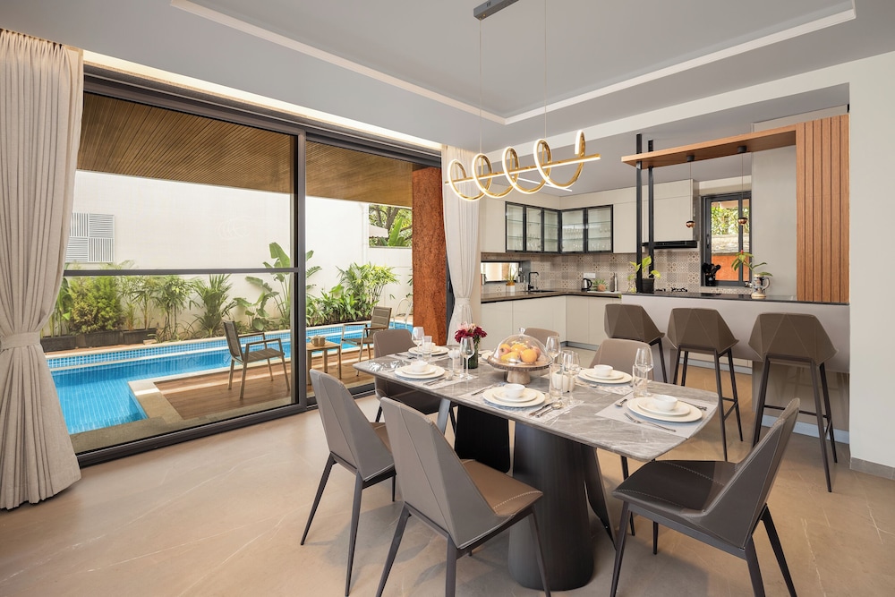 ELIVAAS Cloud 7 4 BHK Villa with Pvt Pool 59/72