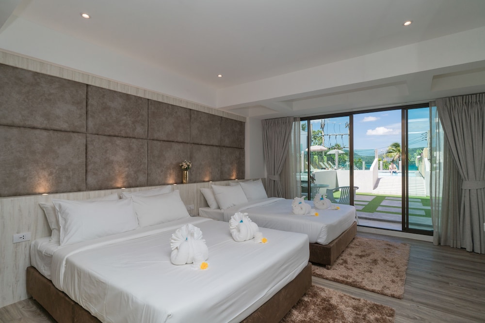 DELUXE, QUADRUPLE, SEA VIEW, BALCONY