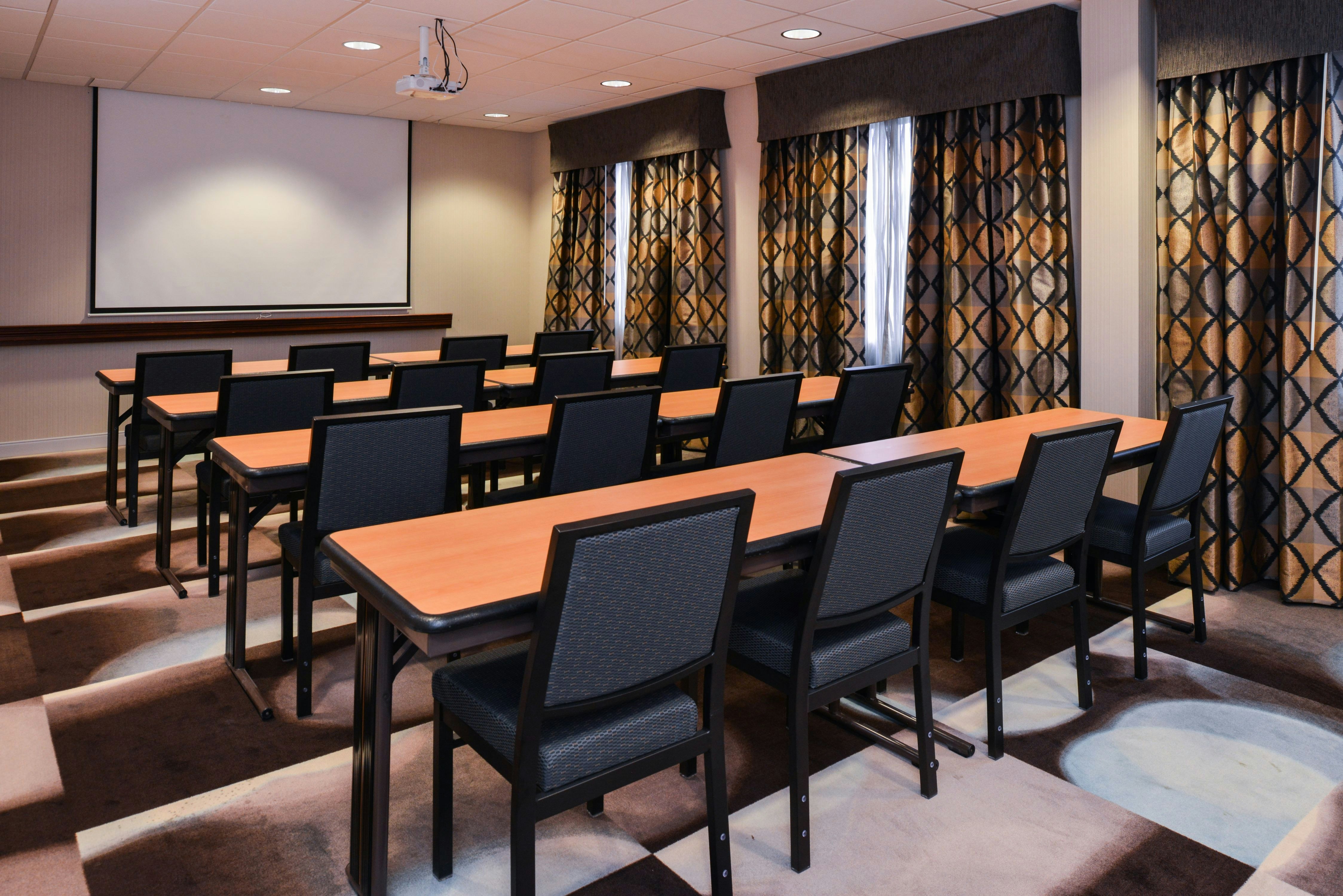 Hampton Inn Suites Denver Speer Boulevard 38/42