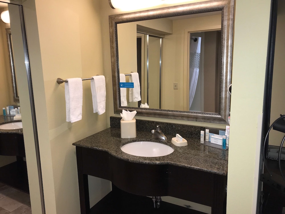 Hampton Inn Suites Austin Lakeway 27/69
