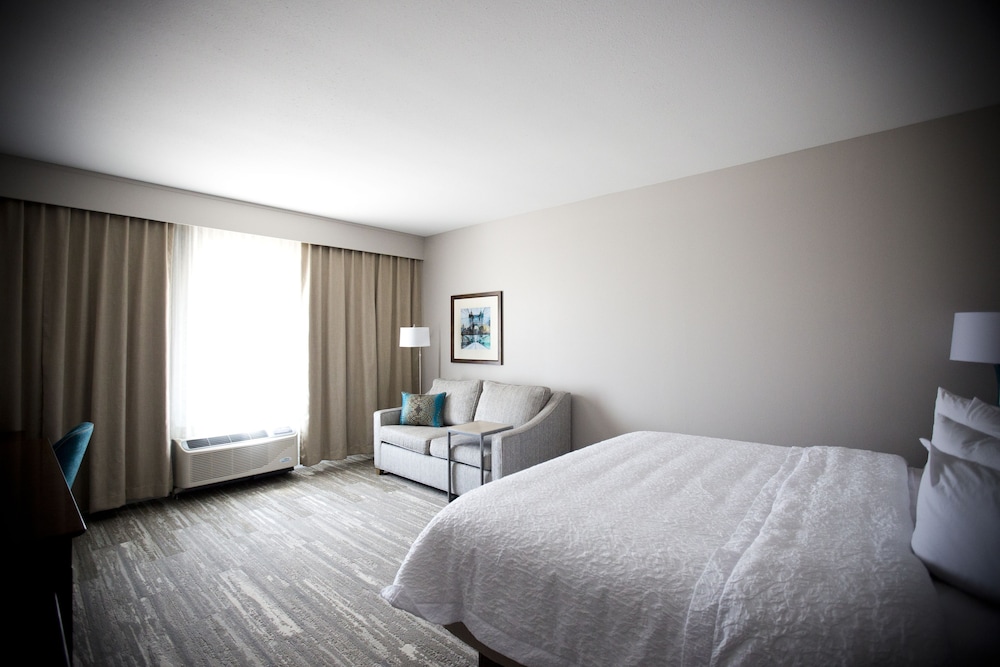Hampton Inn Blue Ash Cincinnati Oh 11/35