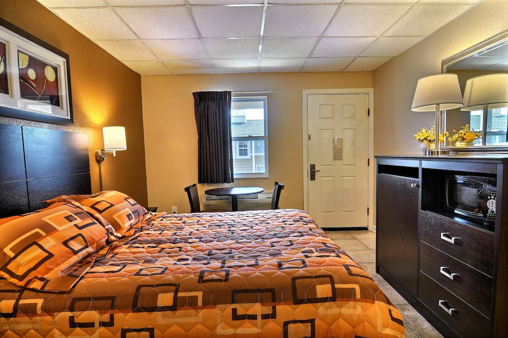 Rodeway Inn And Suites 17/71