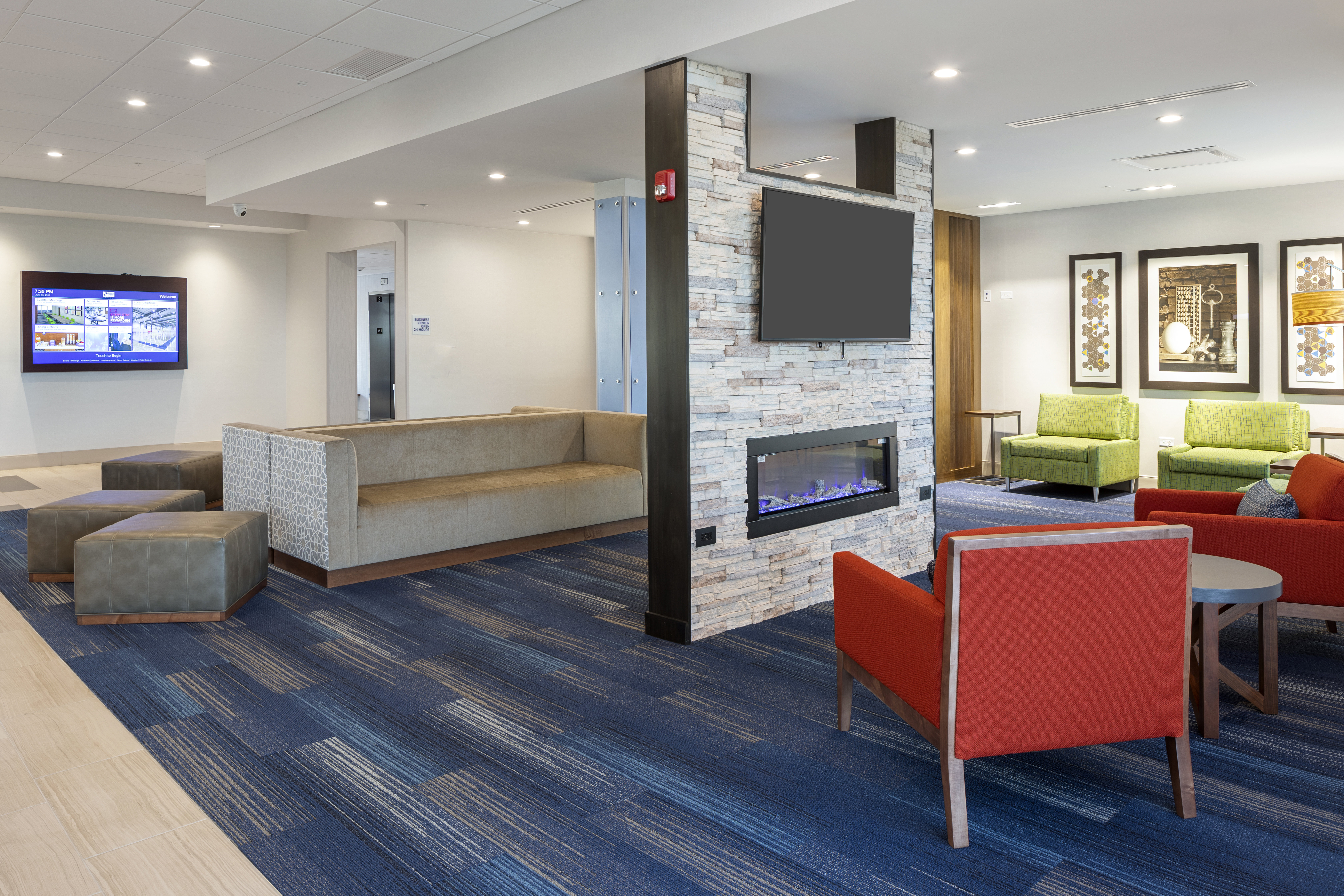 Holiday Inn Express Suites Bourbonnais East Bradley 45/67