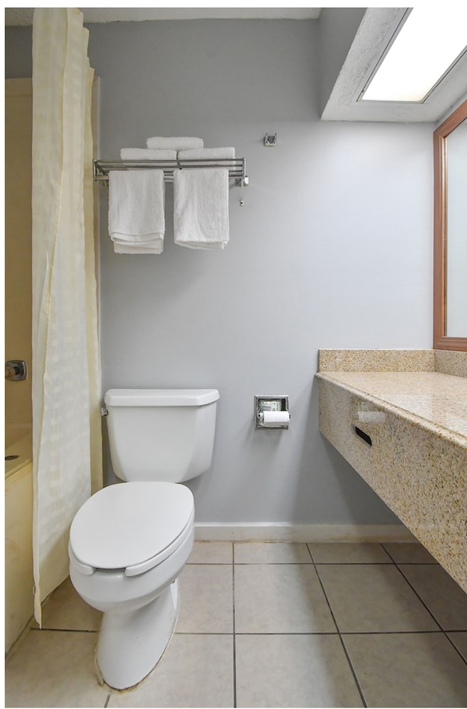 OYO Hotel Texarkana Trinity AR Hwy I-30 30/52