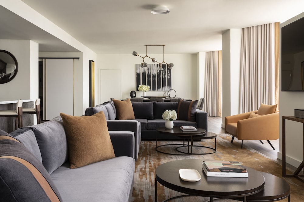 Four Seasons Houston 38/80
