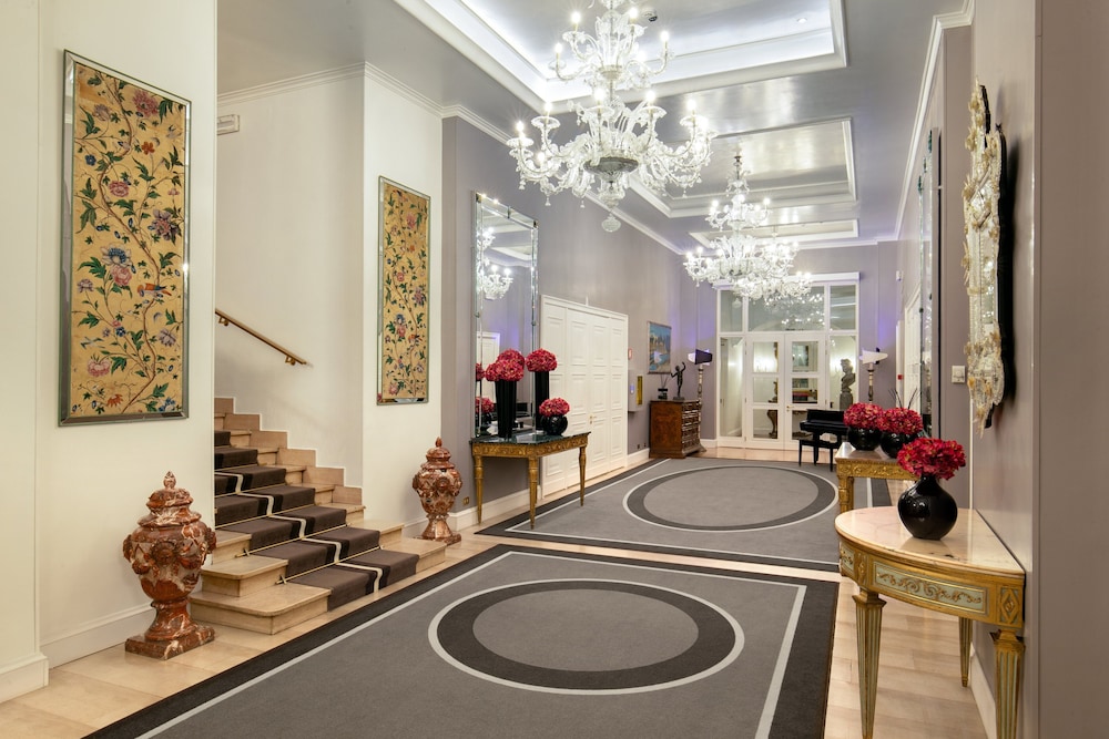 Savoy Hotel Rome 32/34