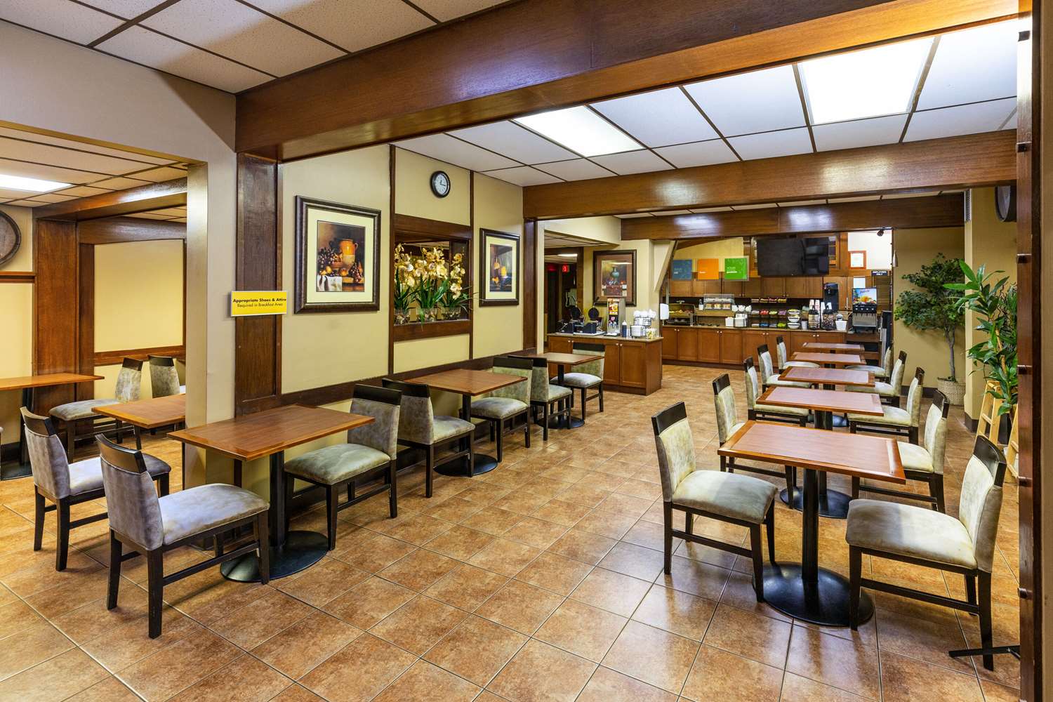 Comfort Inn & Suites Edmonton Downtown 28/34