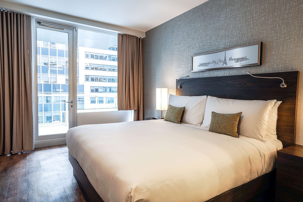 The Bernic Hotel New York City Tapestry Collection By Hilton 12/44
