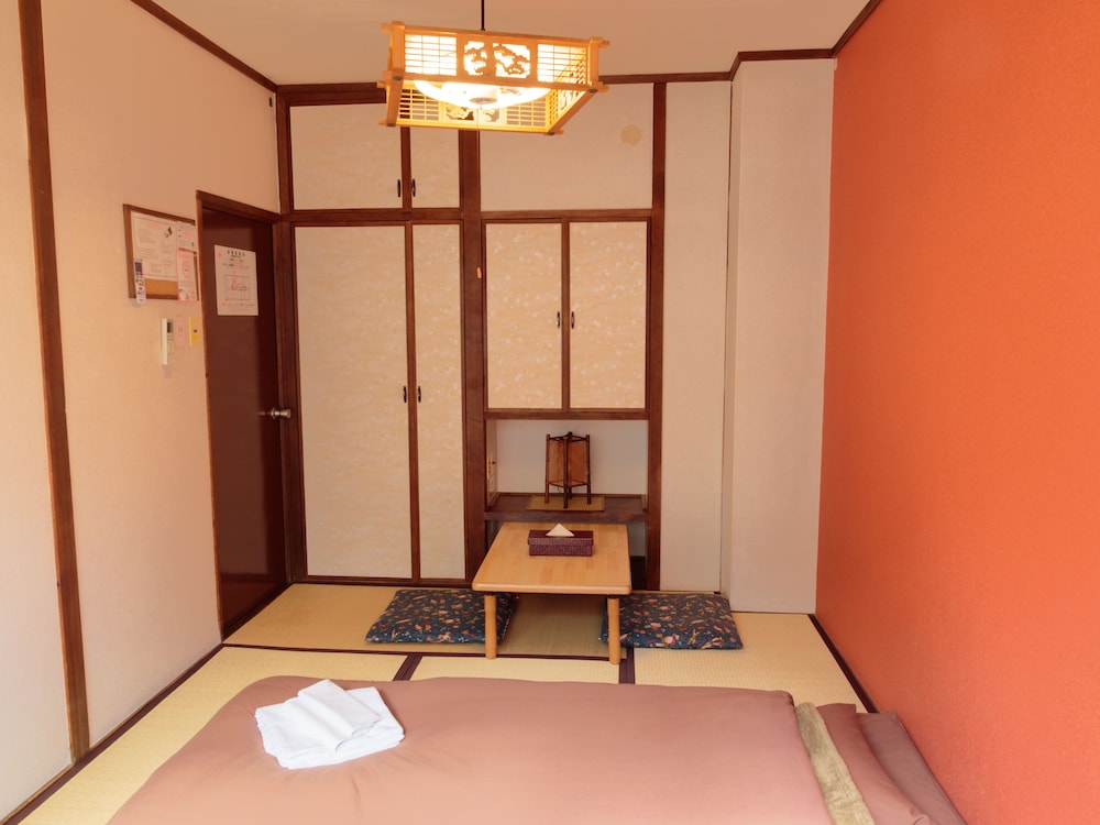 J-Hoppers Hiroshima Guesthouse 8/50