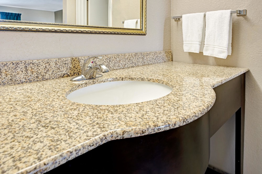 Super 8 by Wyndham Lakeland 30/41