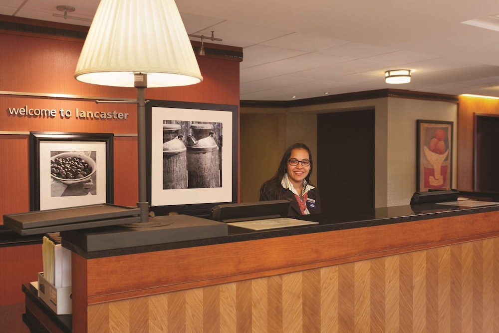 Hampton Inn Lancaster, PA 10/42