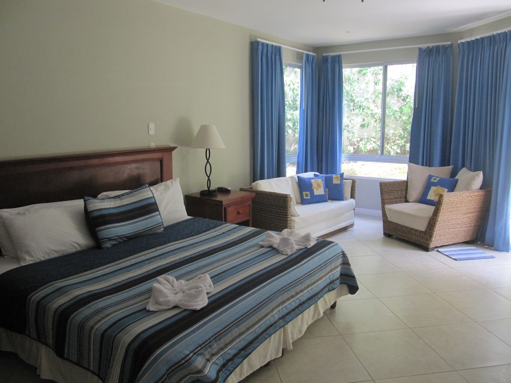 The Hideaway Hotel 27/65