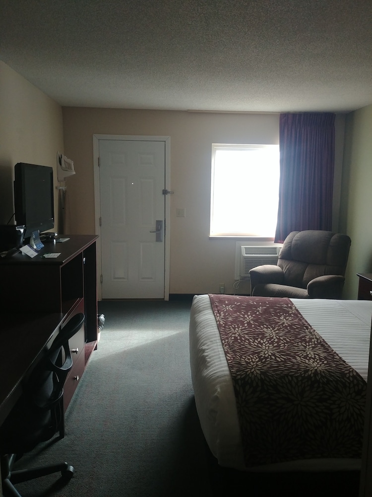 Boarders Inn and Suites Broken Bow 22/43