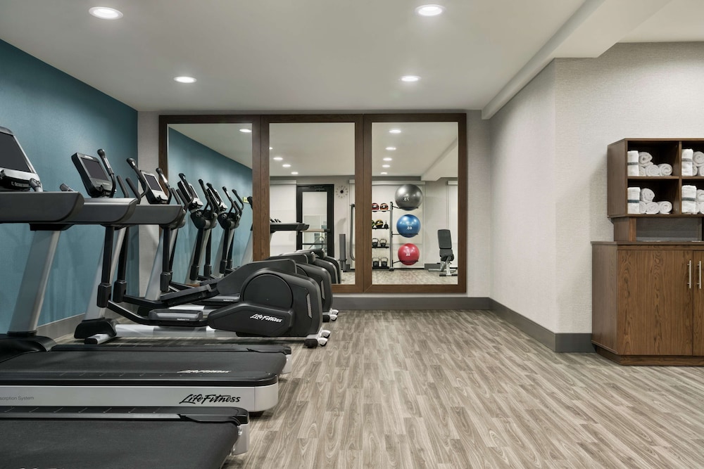 Hampton Inn & Suites Tacoma/Puyallup 34/56