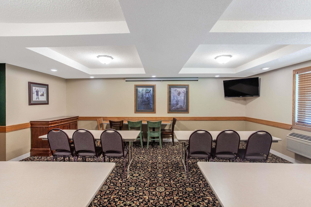 Americinn By Wyndham White Bear Lake St. Paul 17/20