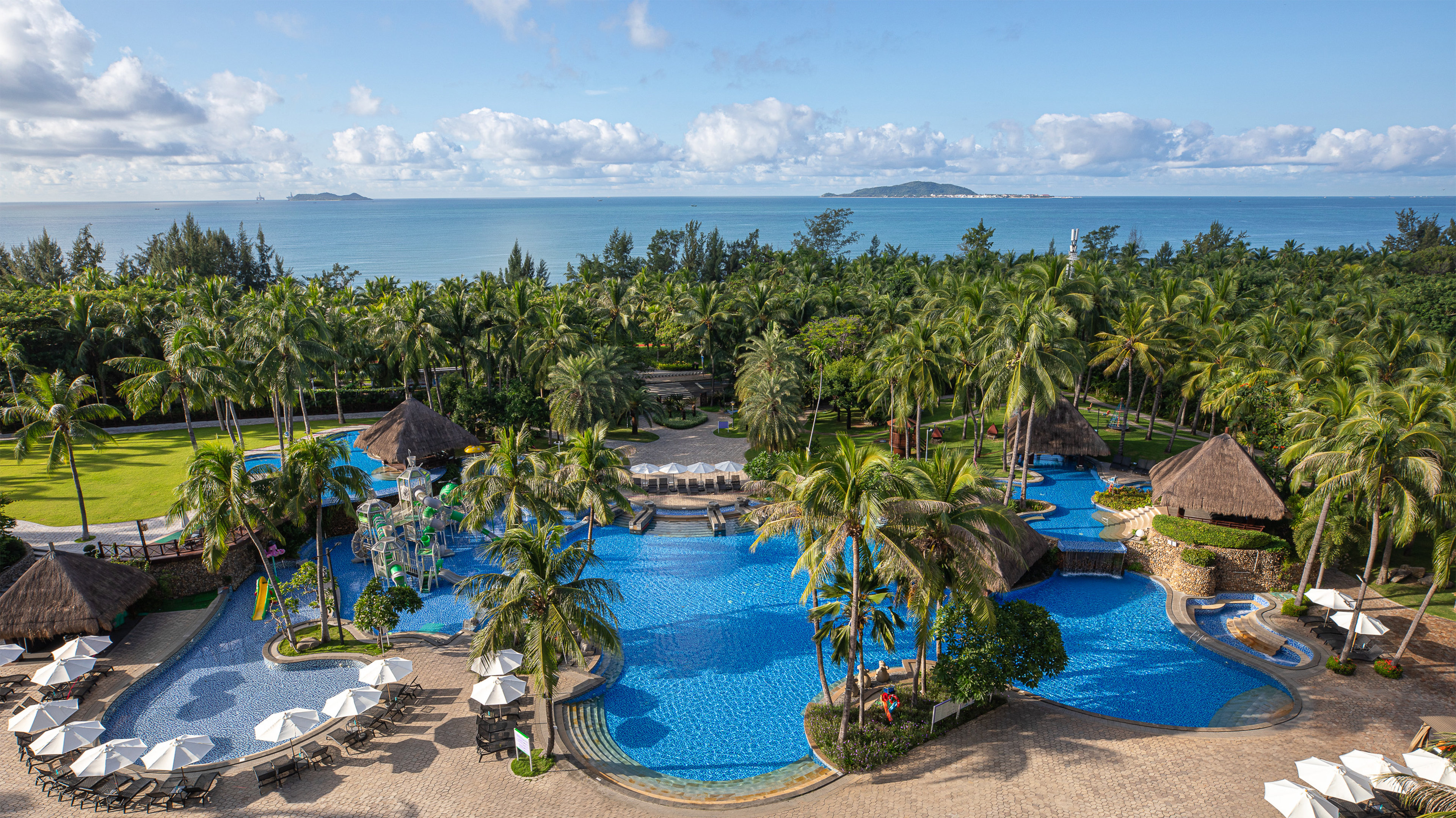 HOLIDAY INN RESORT SANYA BAY 41/50