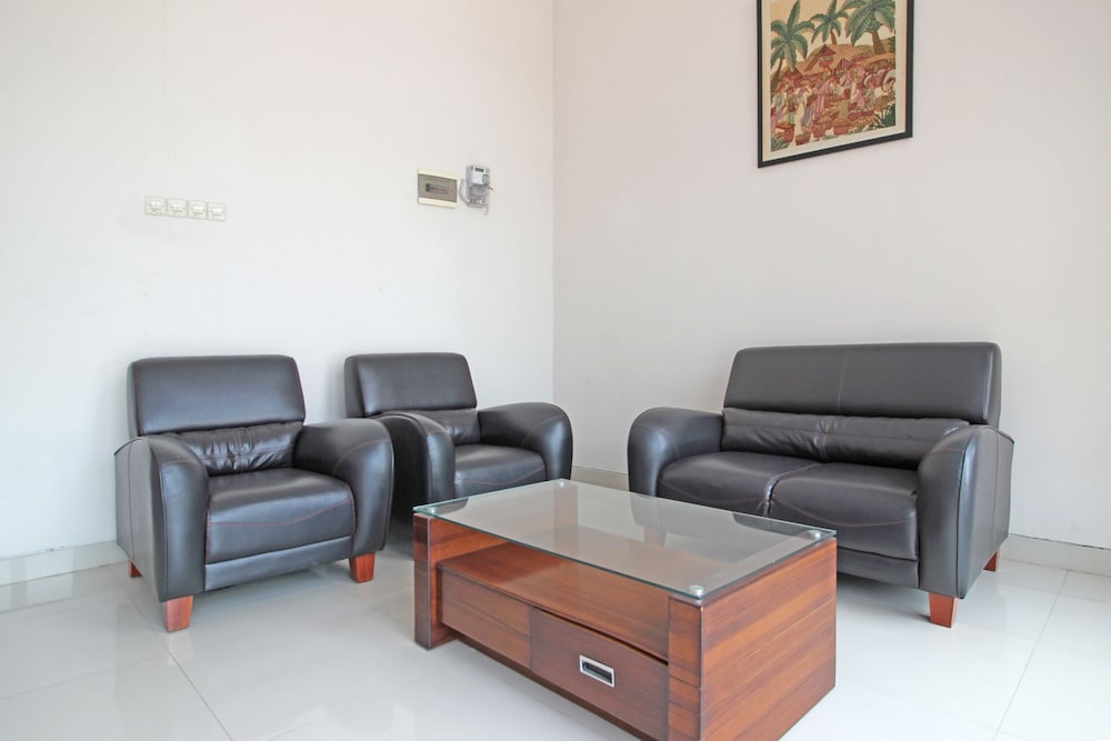 Reddoorz Near Hartono Mall 3 22/30