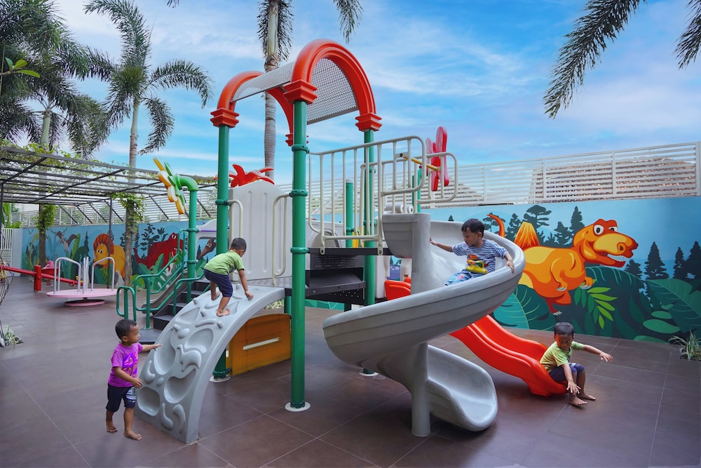 Eastparc Yogyakarta 49/50