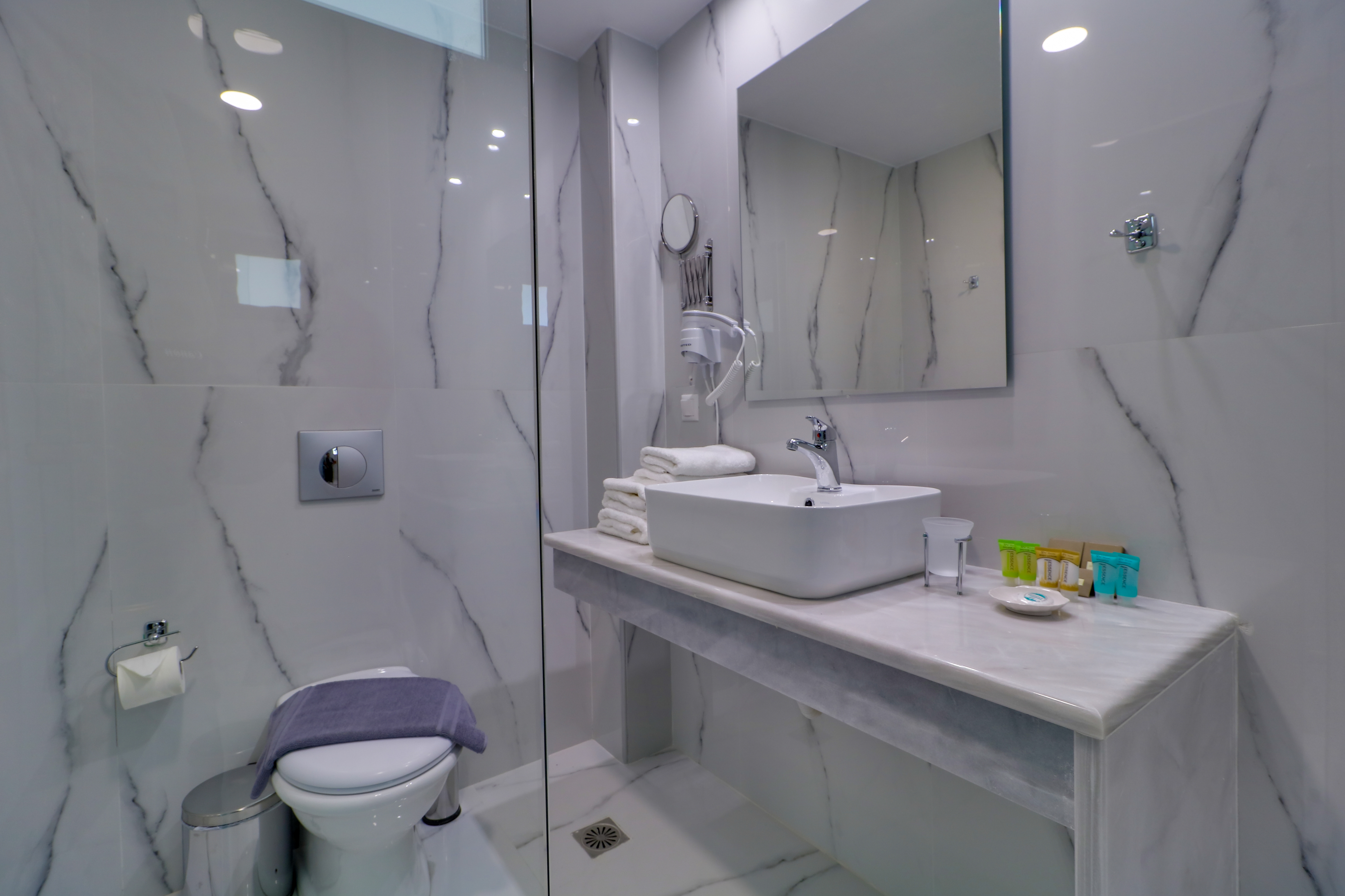 Room, Double or Twin Bed, Lateral Side Sea View