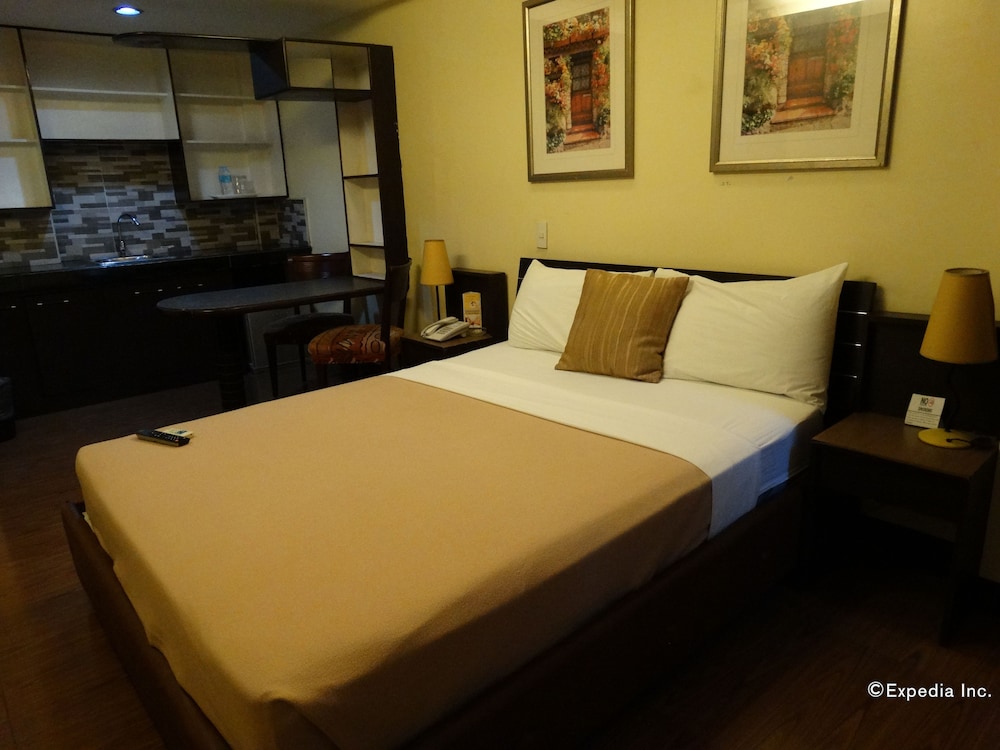Silver Oaks Suite Hotel 9/25