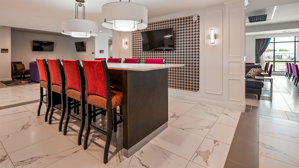 Best Western Plus New Richmond Inn & Suites 36/40