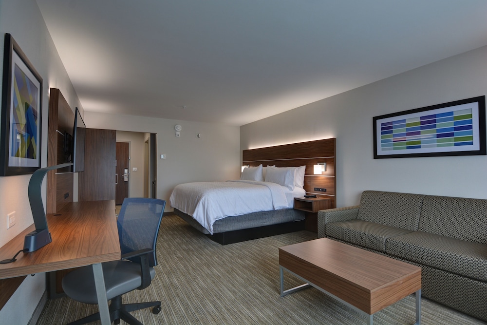 Holiday Inn Express And Suites Greenville Taylors 16/50