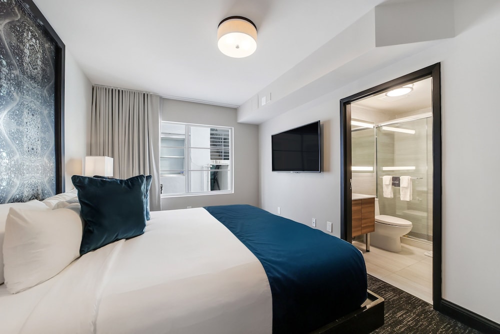 BASIC, QUEEN BED, PRIVATE BATHROOM