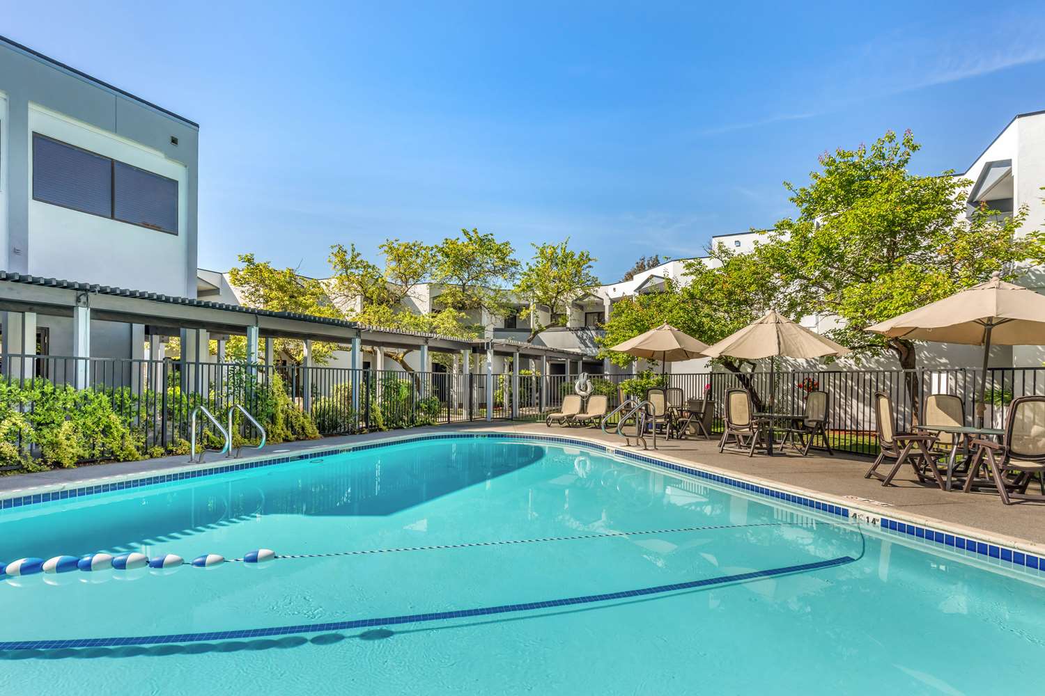 Best Western Plus Wine Country Inn & Suites 7/22