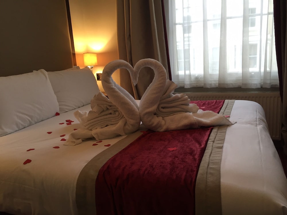 Reem Hotel 24/65