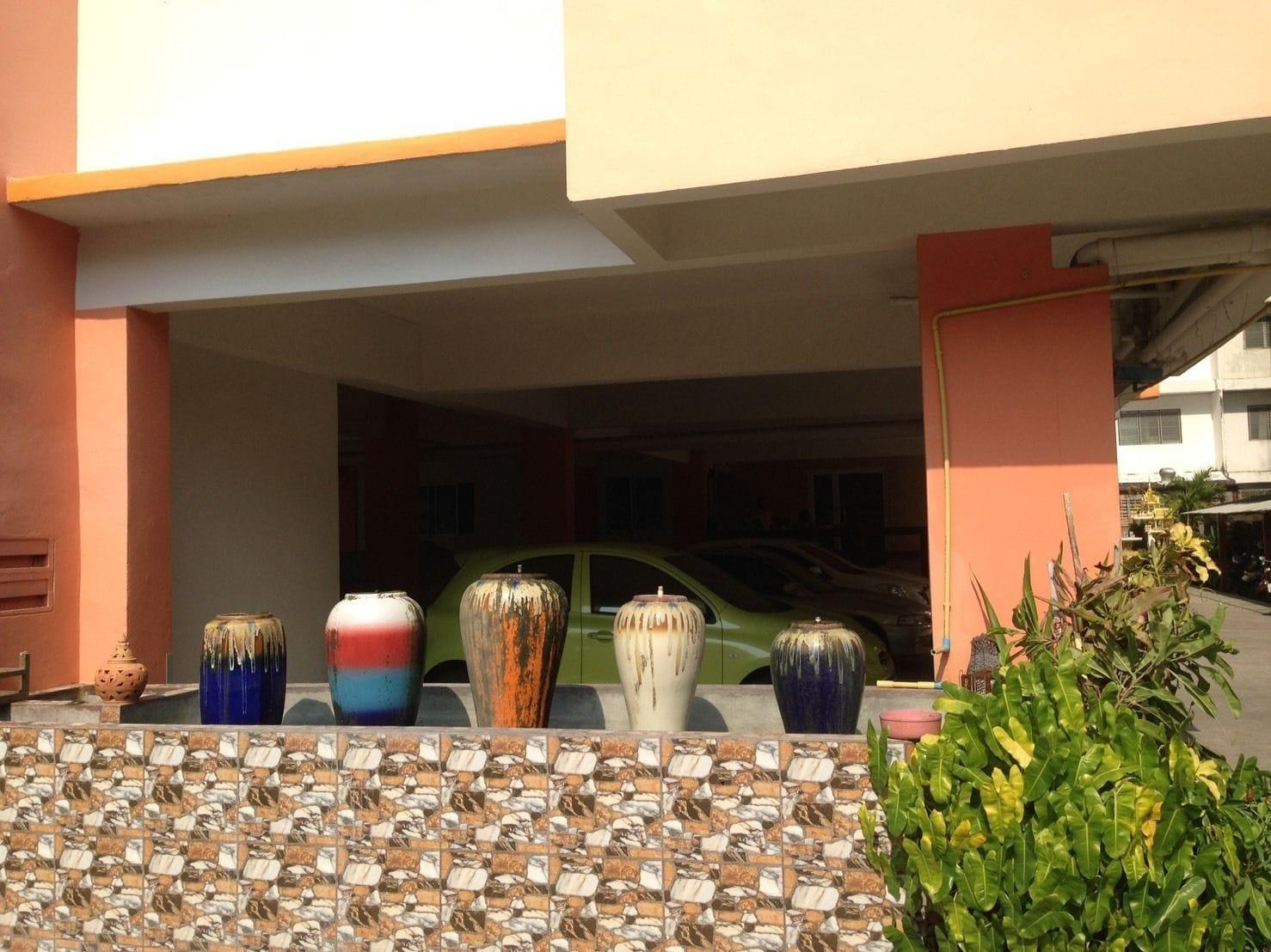 Yaowamal Apartment 13/14