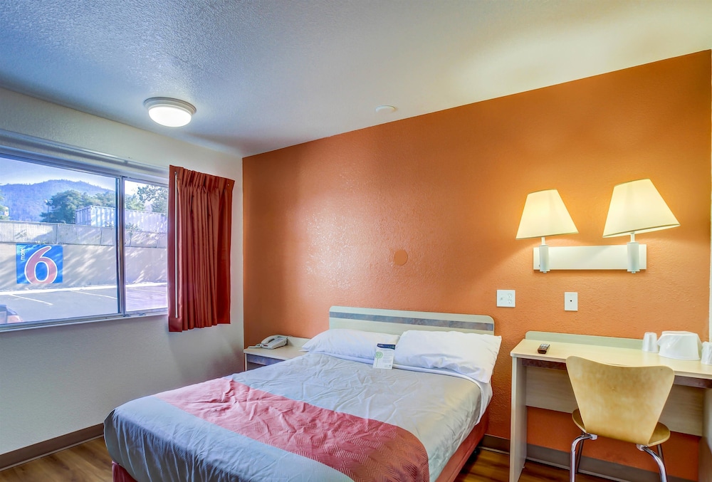Motel6 Grants Pass, OR 32/44