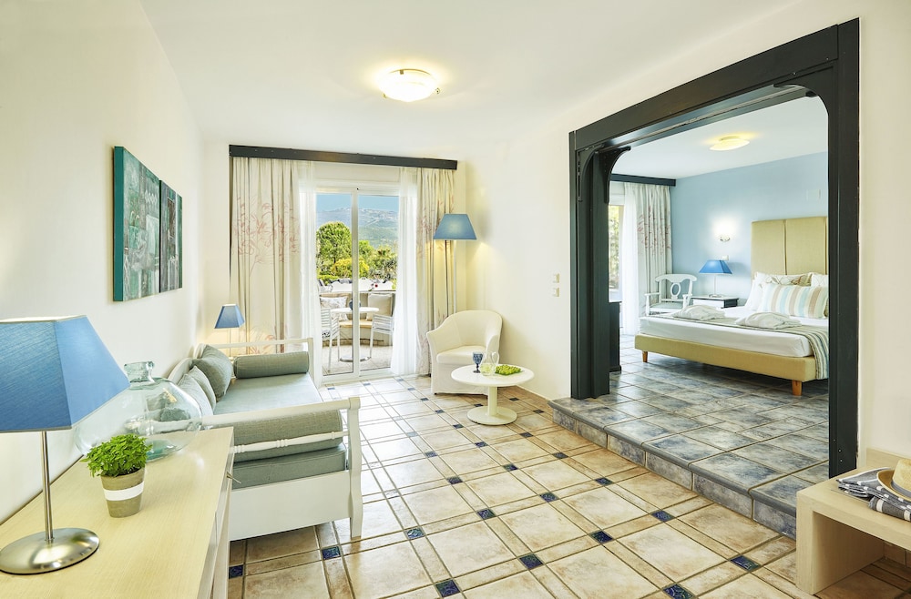 Ilio Mare Beach Hotel by GHH 40/75