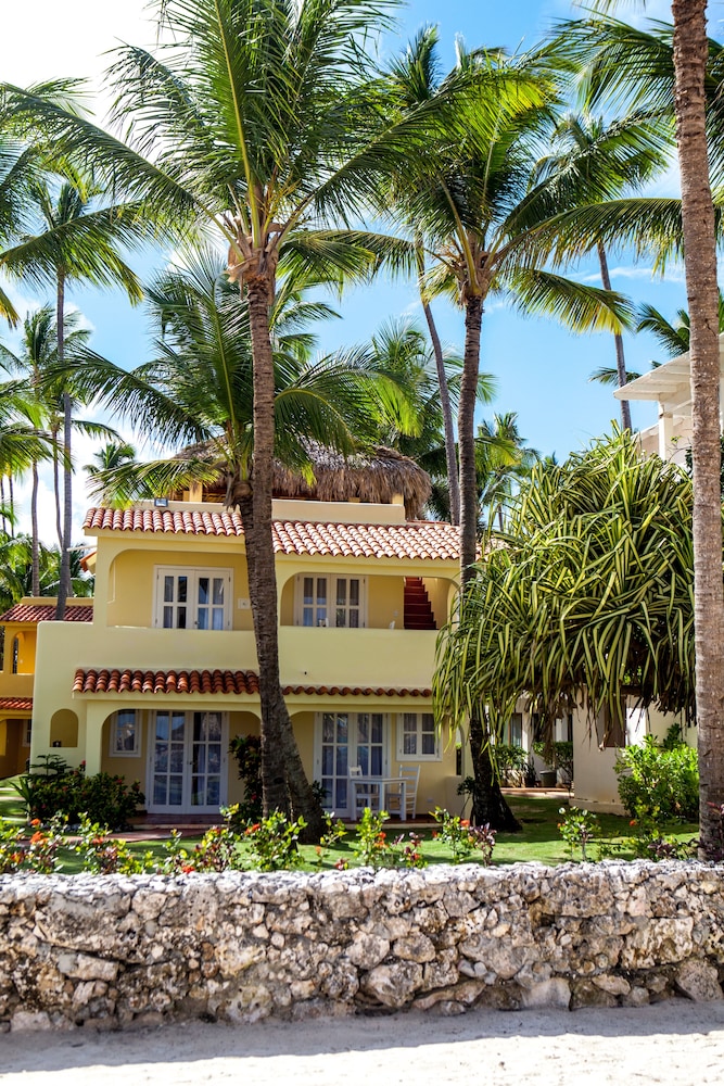 Los Corales Beach Village 5/73