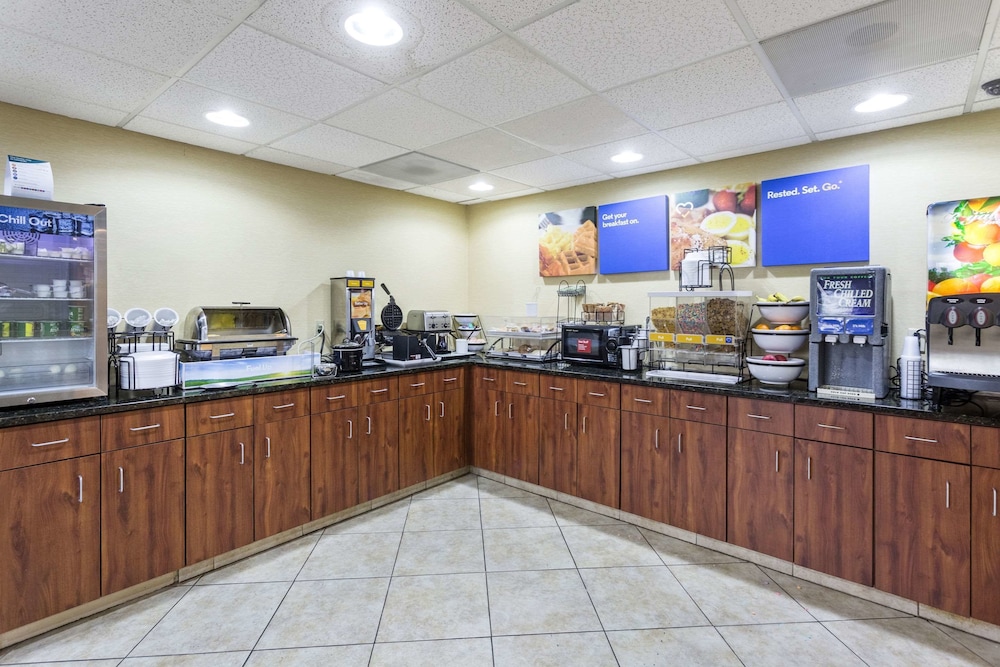 Comfort Inn Decatur Priceville 9/49