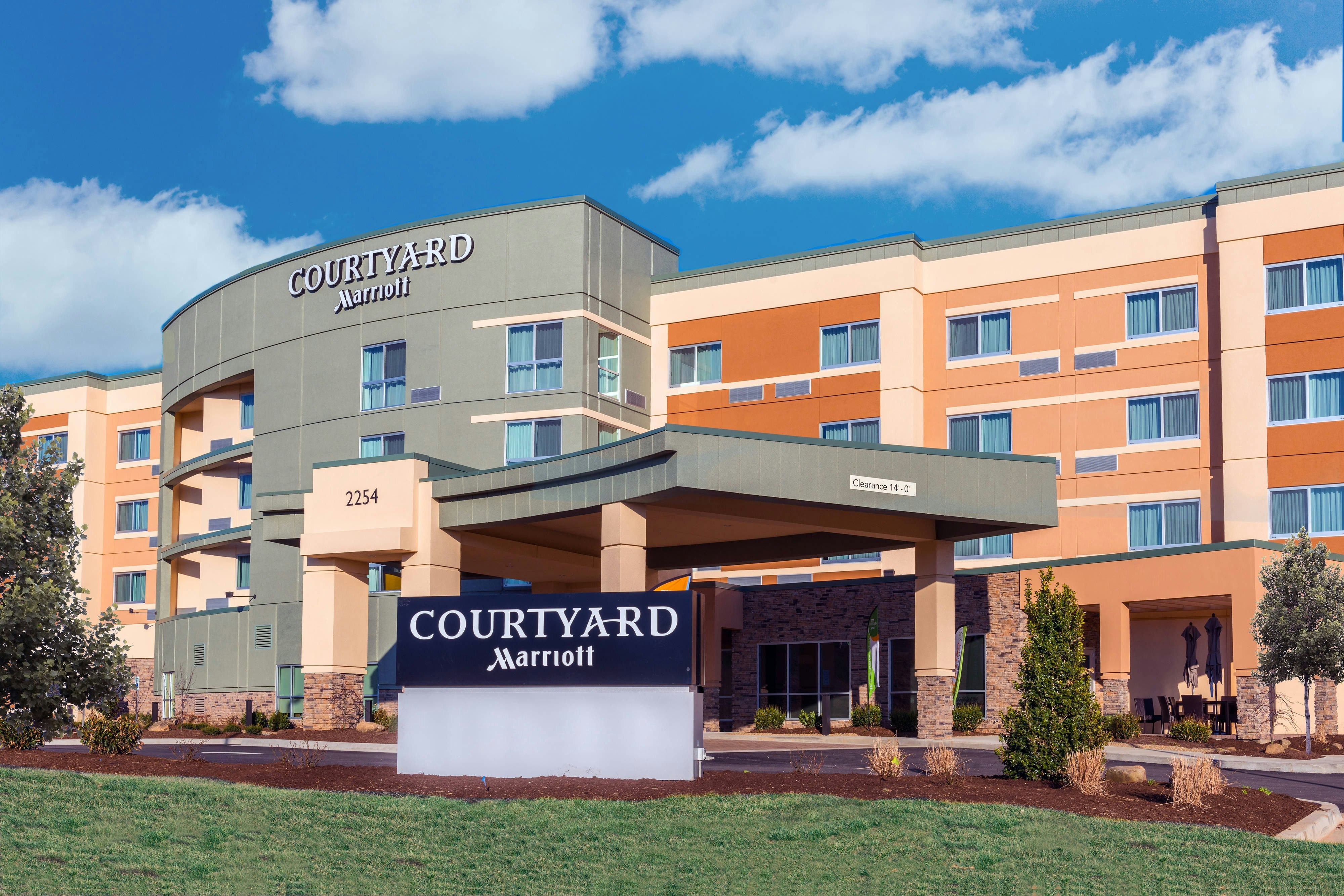 Courtyard Somerset 3/15