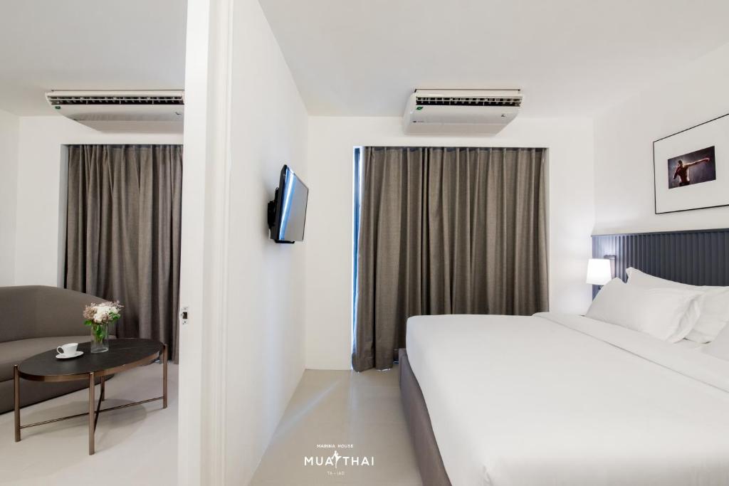 One Bedroom Suite Pool Access