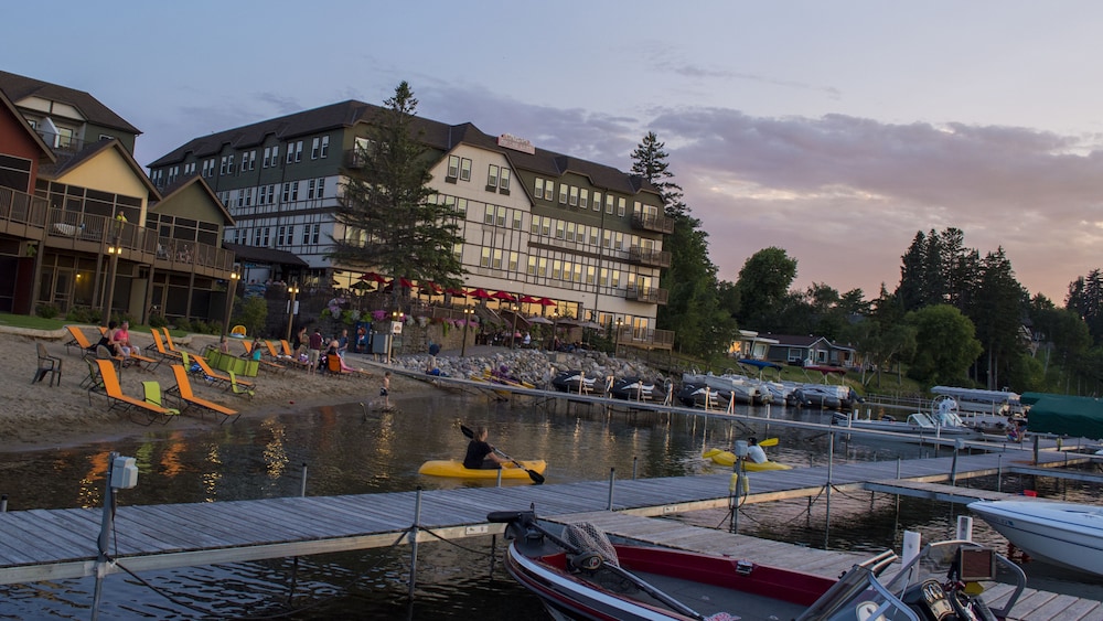 Chase On The Lake Resort Hotel 41/51