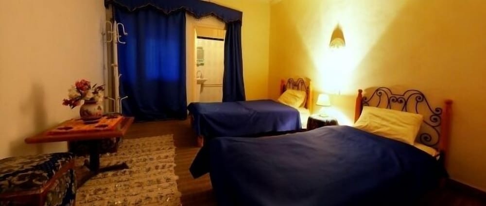 Room, Triple