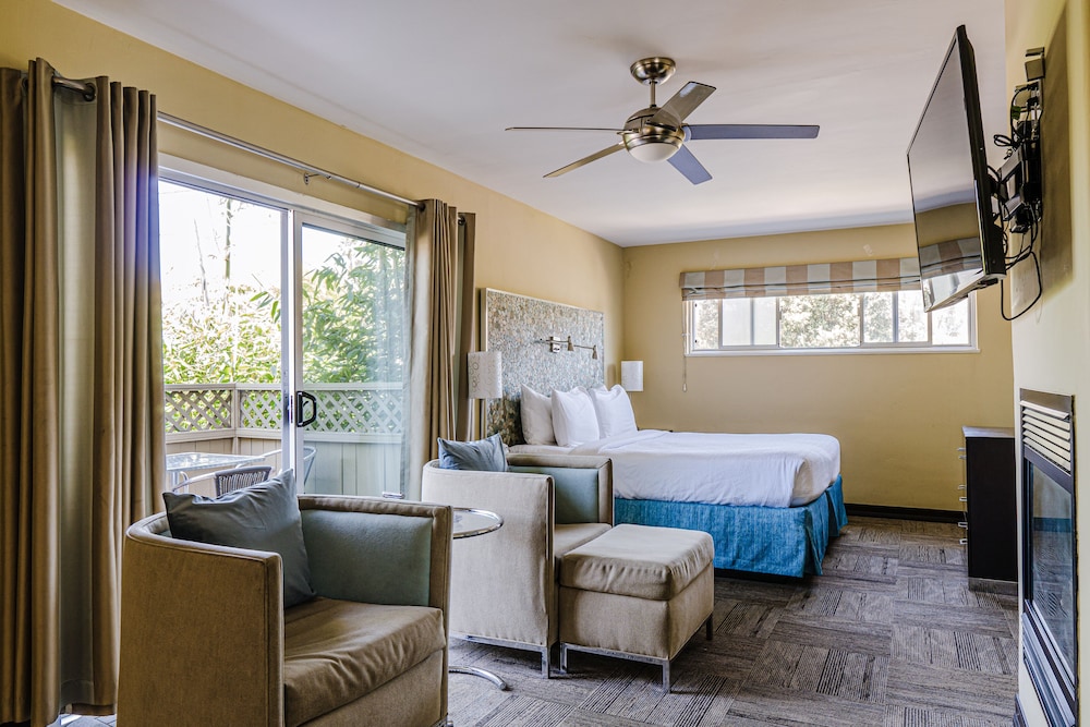 THE INN AT EAST BEACH 14/35