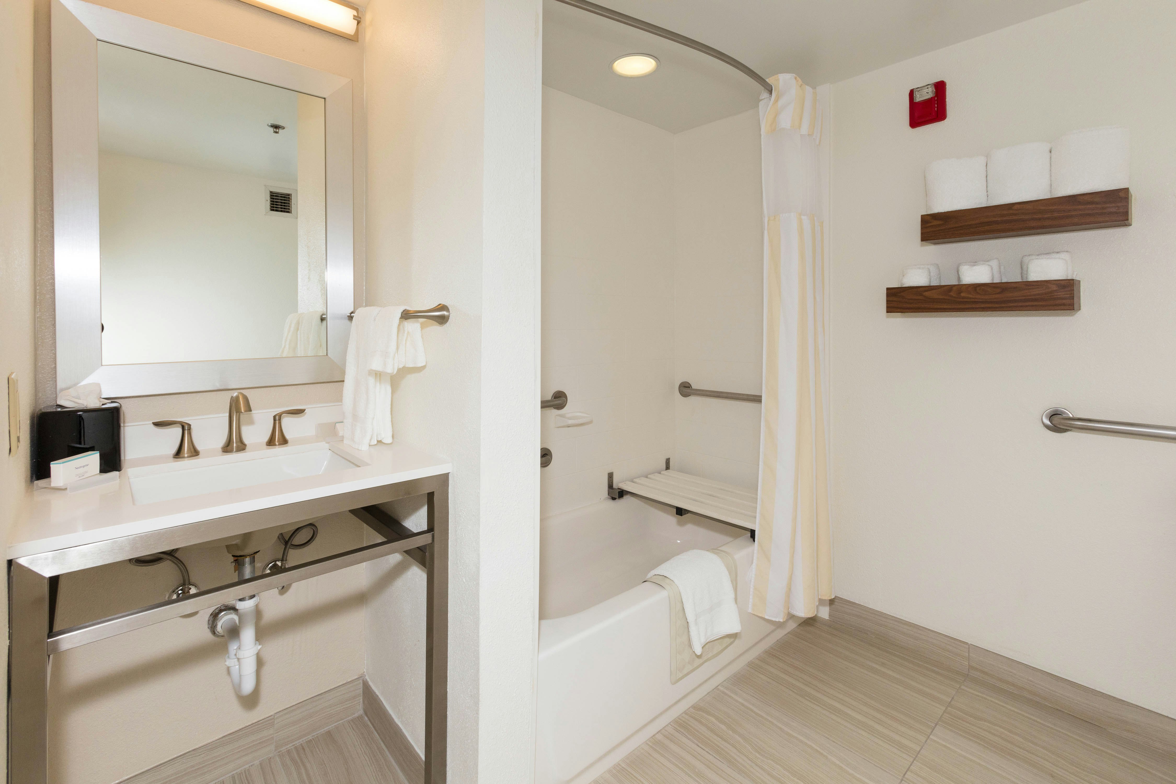 Hilton Garden Inn Jacksonville Airport 48/50