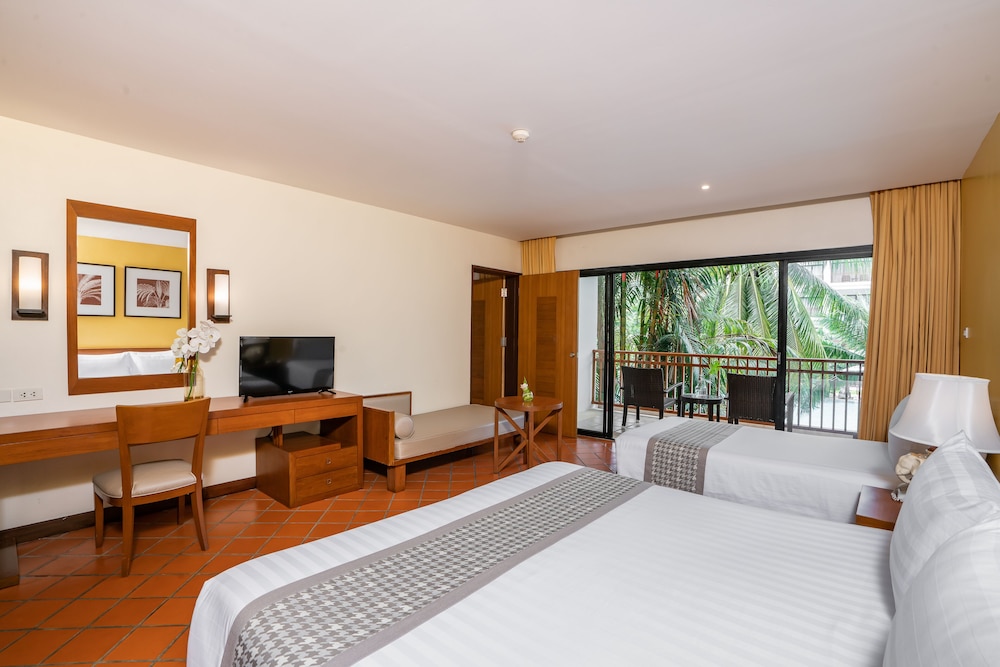Naithonburi Beach Resort 10/43