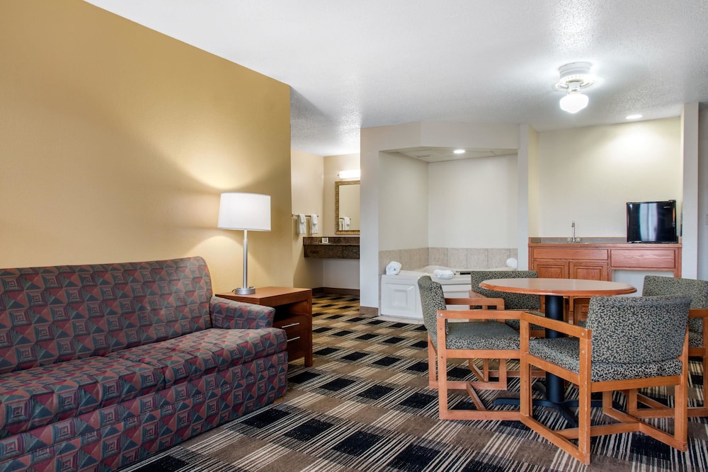 Quality Inn near Medical Center 19/38