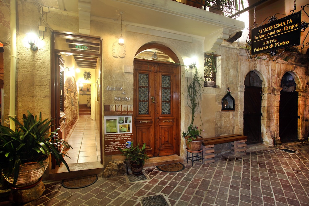 Palazzo Di Petro 3/50