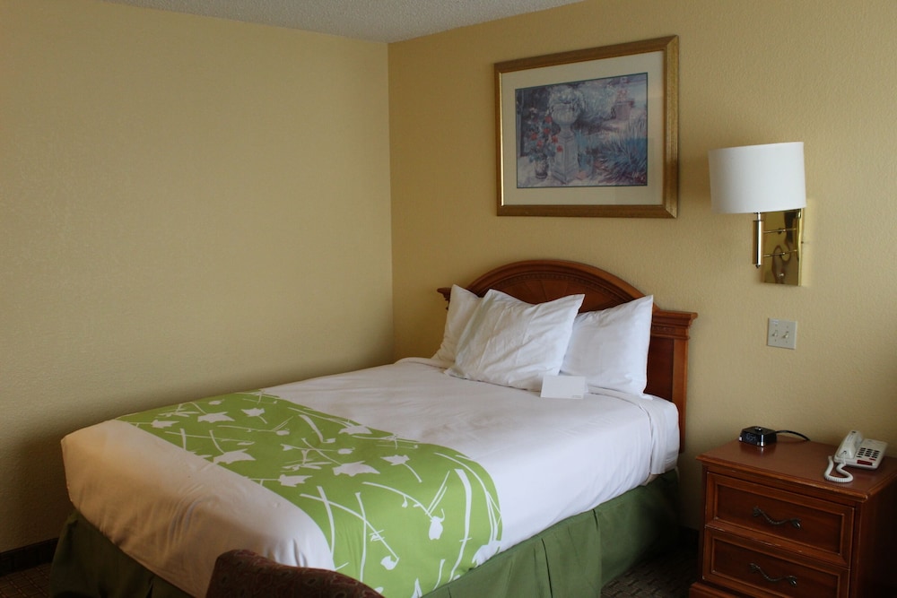 GuestHouse Inn and Suites Cheyenne 12/28